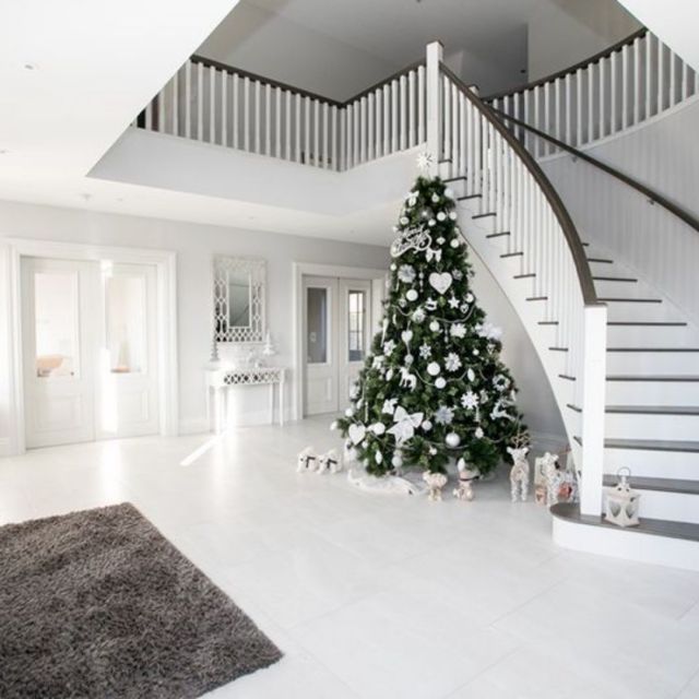 Deck the halls.....
Christmas may be coming, buts not too late to give your ho-ho-home a makeover, ready for the festive season! They say there's nothing like making an entrance! 
Call with us at The Tile Shed where we can help you select from our stunning range of tiles and flooring. Why not welcome your guests in style!!
#tilesflooring #hallways #designertiles #interiordesign #selfbuildni #tilestyle #tiles